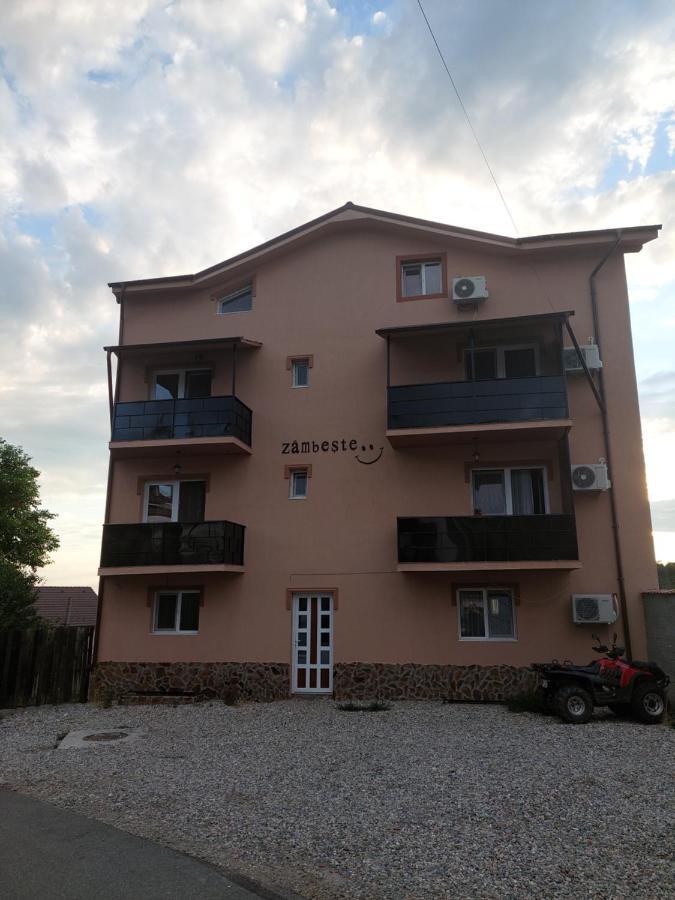 Varipatti House Слатина Екстериор снимка