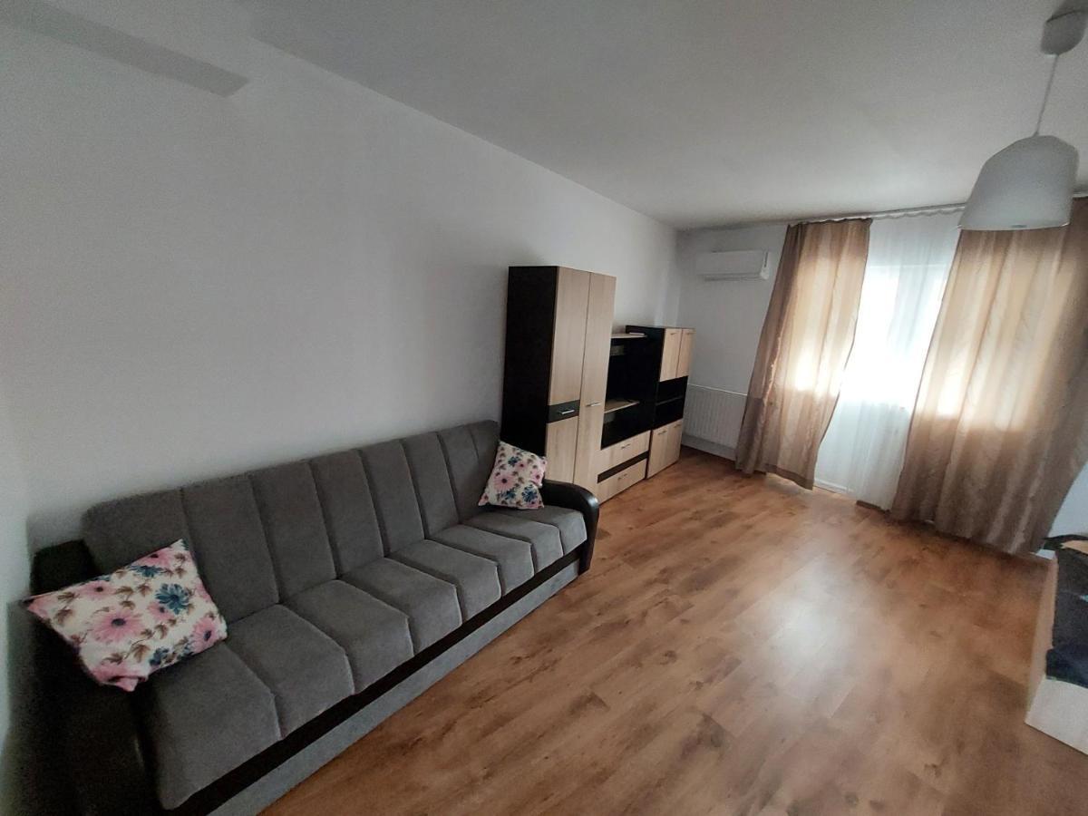 Varipatti House Слатина Екстериор снимка