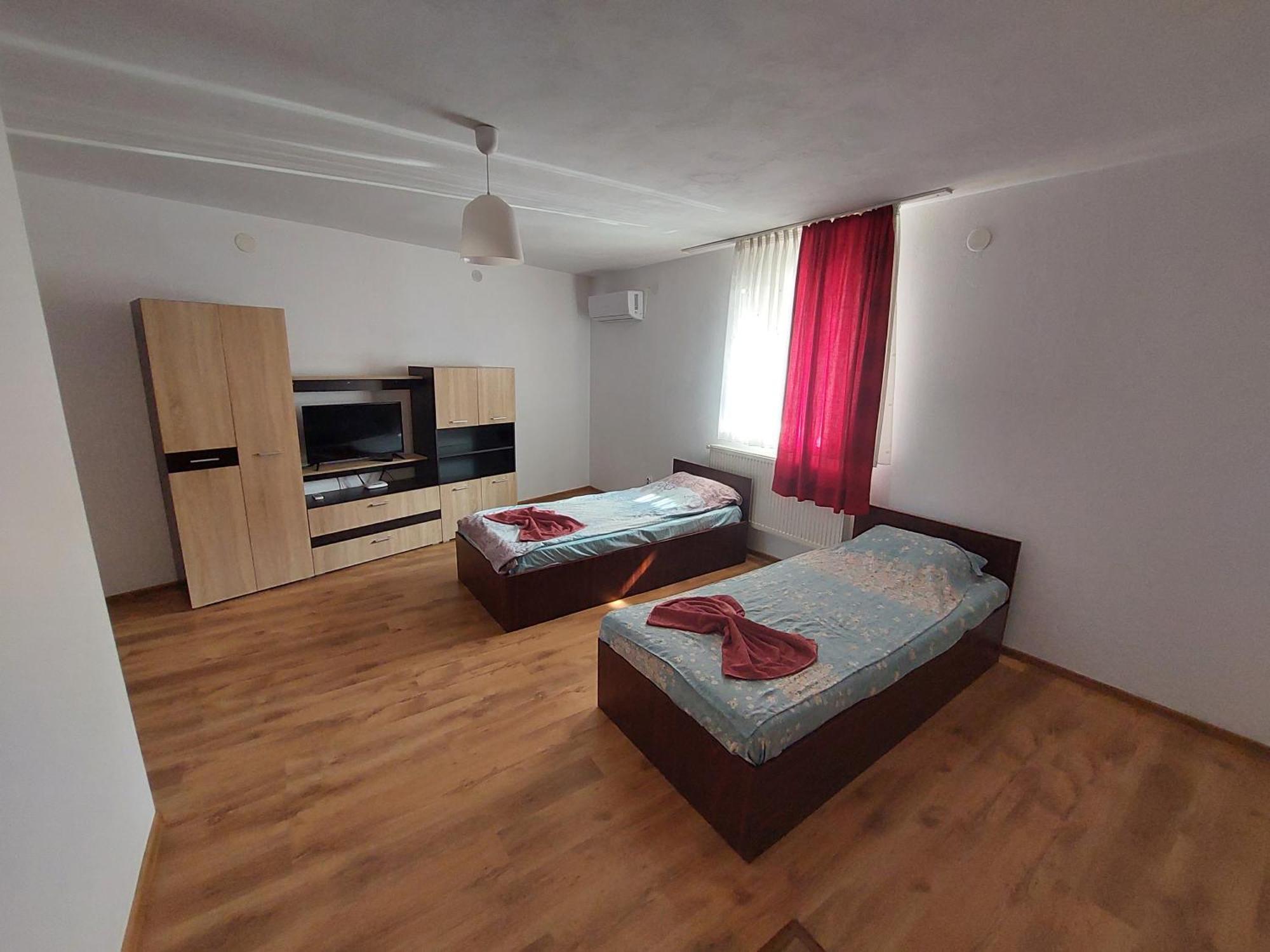 Varipatti House Слатина Екстериор снимка
