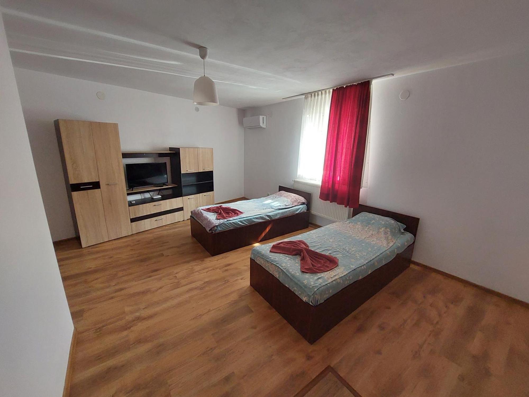 Varipatti House Слатина Екстериор снимка
